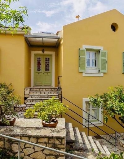 Yellow House, Βαθύ, Ιθάκης