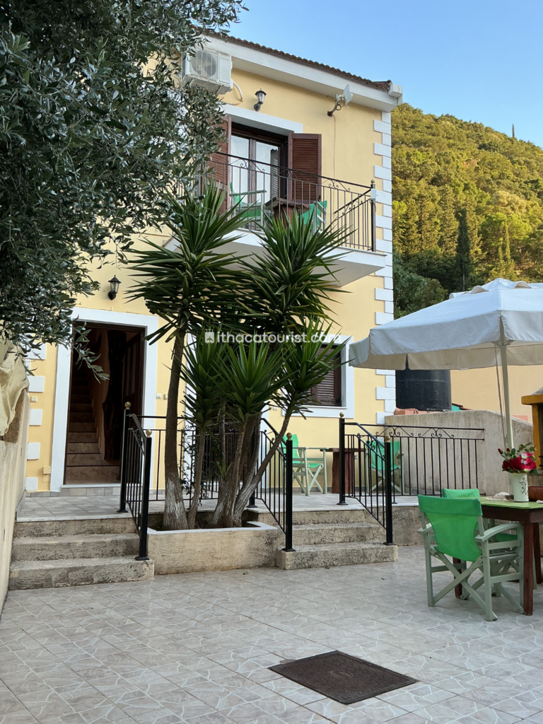 Διαμερίσματα "Dourios Ippos Studios", Φρίκες, Ιθάκη