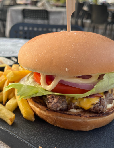 LOL Burgers, Βαθύ, Ιθάκης
